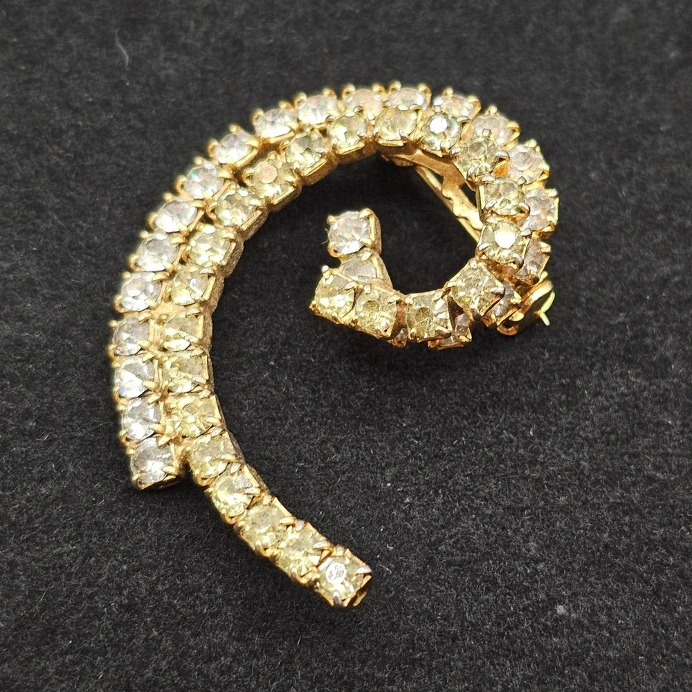 Rhinestone Swirl Brooch Gold Tone Clear Yellow/Lt Green Spiral‎ 1.5